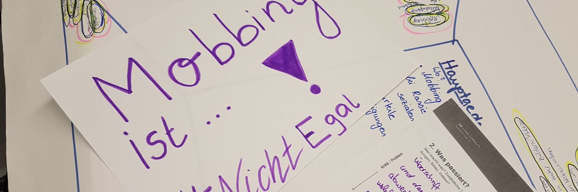 ein Poster mit dem Schriftzug "Mobbing ist #nichtegal"